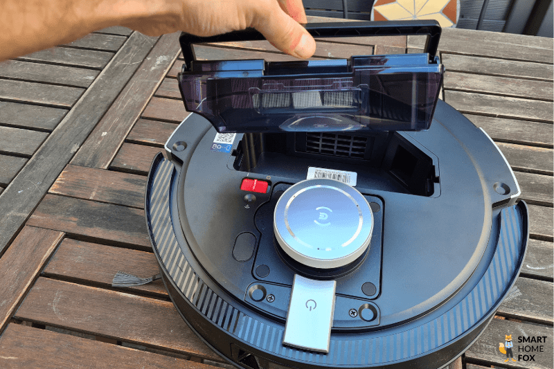 Das Innenleben des Ecovacs Deebot X1 Turbo ist zu sehen